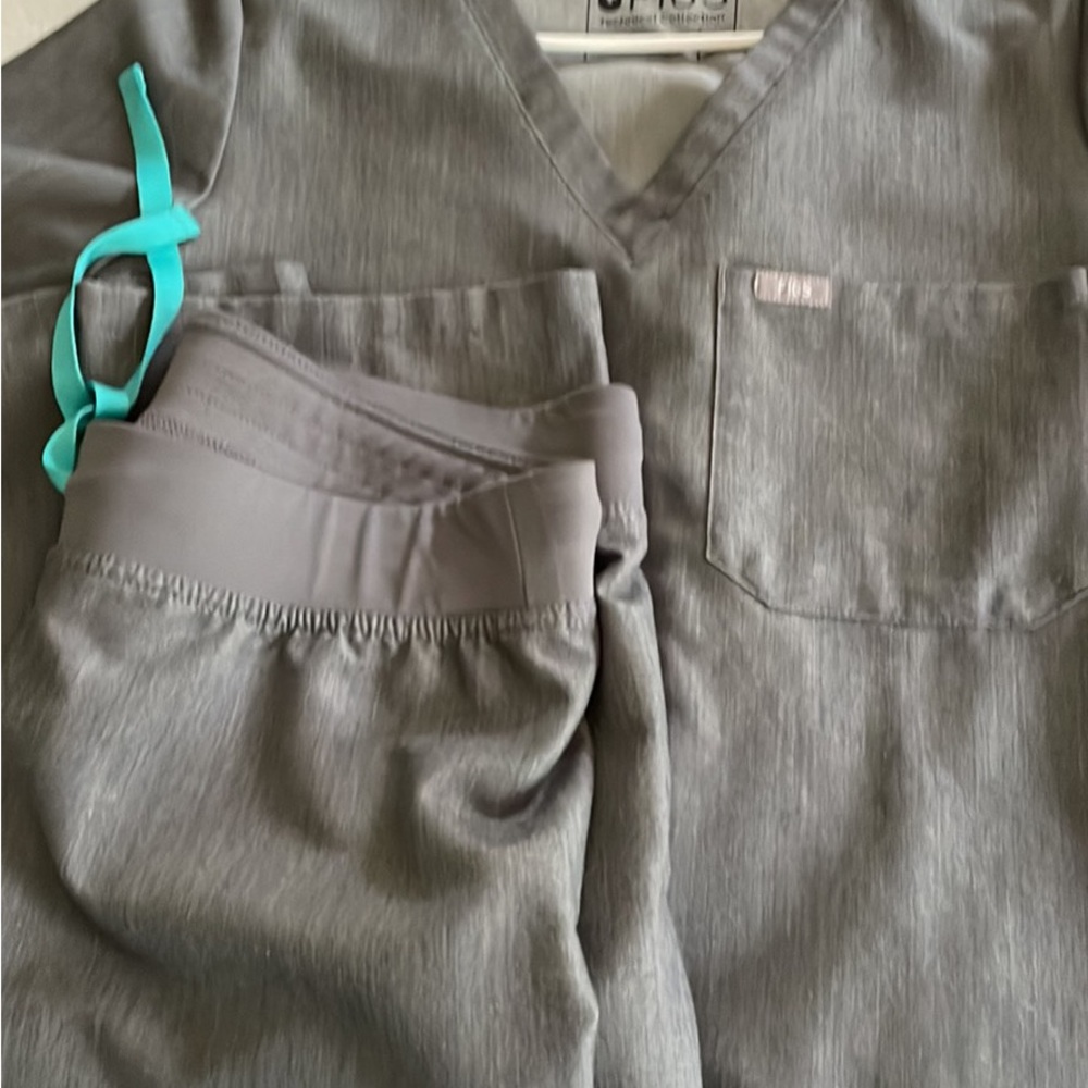 FIGS Scrubs